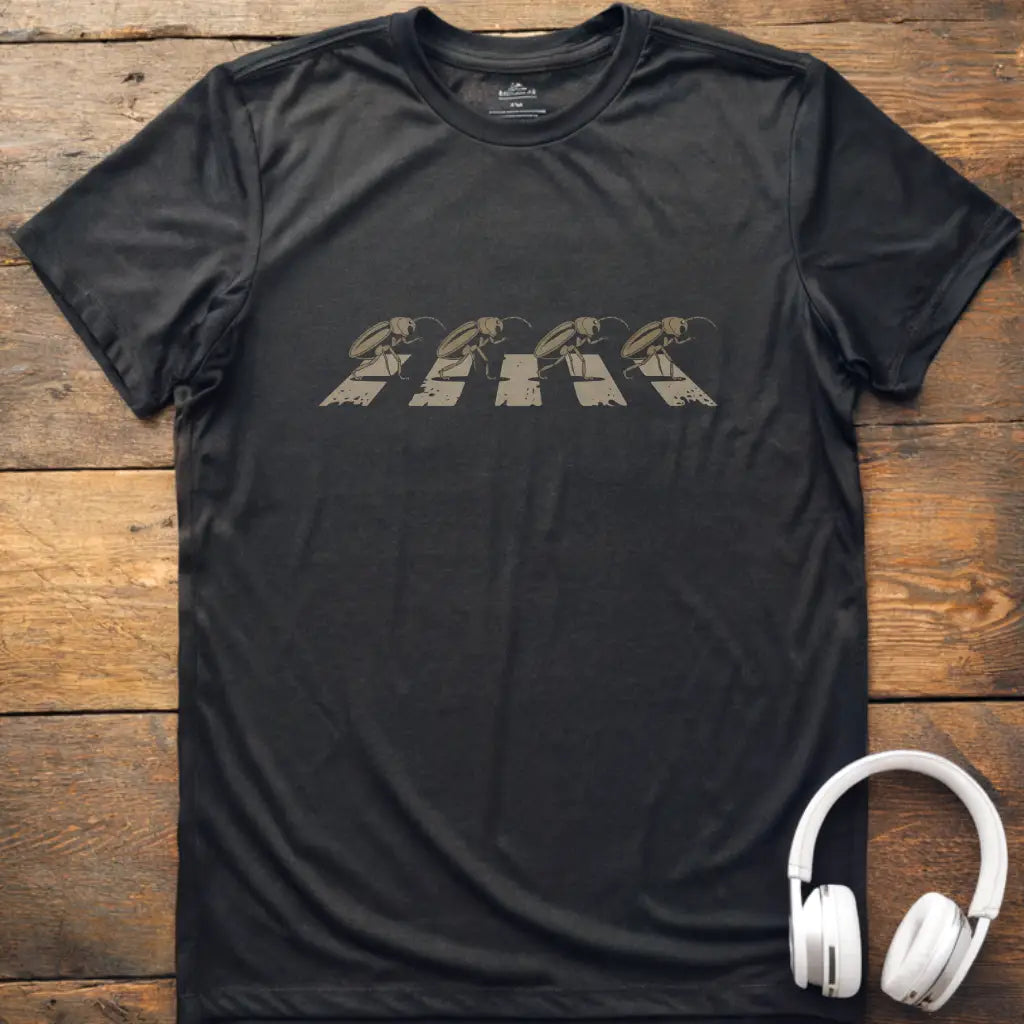 Insekten auf der Straße T-Shirt